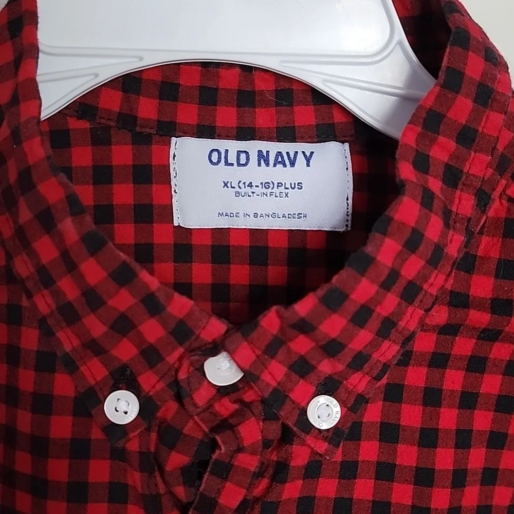 Old Navy boy's red and black plaid, buttondown, long sleeved shirt. XL (14-16).